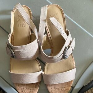Naturalizer Women's Tan Buckle Sandals